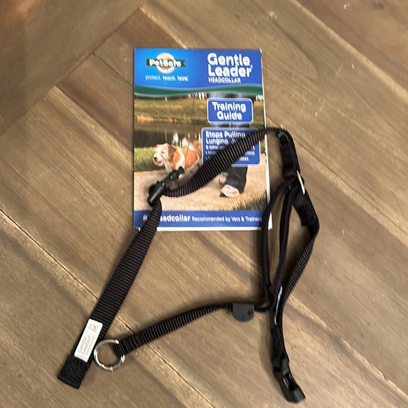 PETSAFE gentle leader dog training collar. Never used. Size medium - Picture 5 of 7